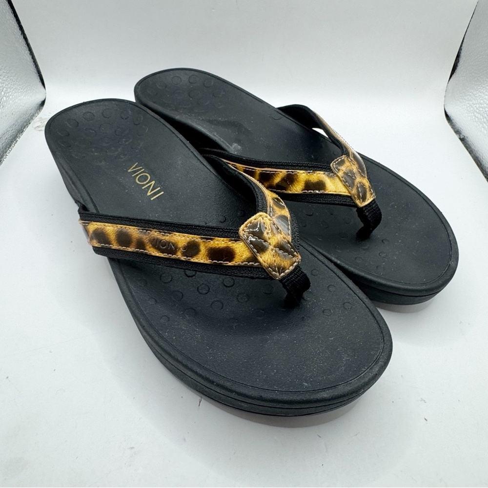 Vionic High Tide platform leopard print flip flop… - image 3